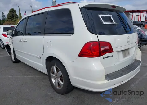 2010 Volkswagen Routan Se from USA, damaged, VIN 2V4RW3D1XAR272482